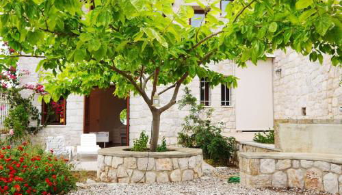 Apollo Beach House - Photo 5