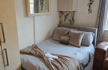 Little Dorrit Studio flat Rochester ME1 1XZ - Photo 7