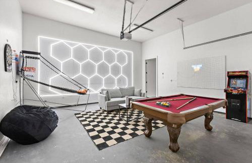 Luxury Oak Lawn Home | Game Room, Parking, Balcony - Foto 27