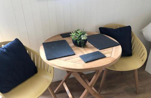 Cosy Shepherds Hut, heating, Hot Tub, WiFi and magnificent view - Foto 59