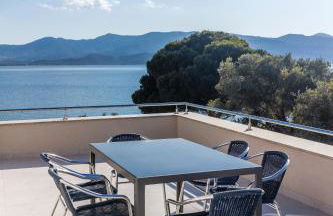 Presidential Beach Villa - Photo 15