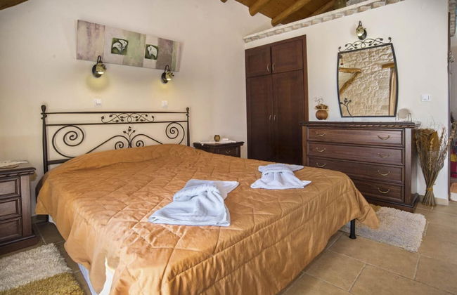 Villa Nionios Large Private Pool Walk to Beach Sea Views A C Wifi - 1033 - Foto 11