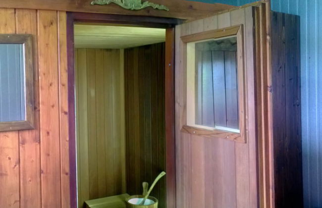 Modern Stay With Hot Tub - Photo 16