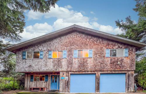 Hot Tub & Game Room in Large Ocean Front Home! Second Story - Foto 27