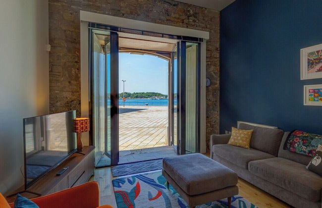 5 Brewhouse by Pureserviced - Photo 2