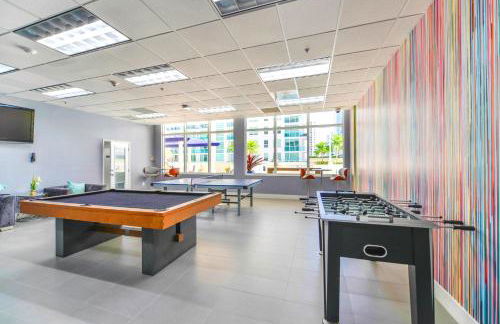 Luxurious 3BR Condo with Pool in Brickell - Foto 74