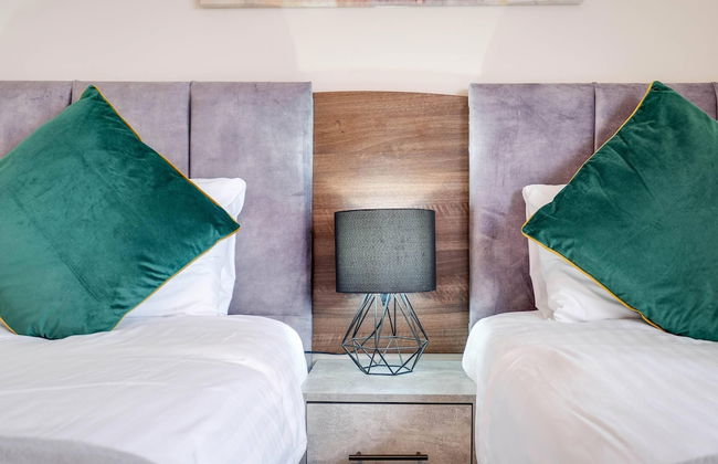 Town Center 4 Bedroom 4 bathroom House - Foto 16