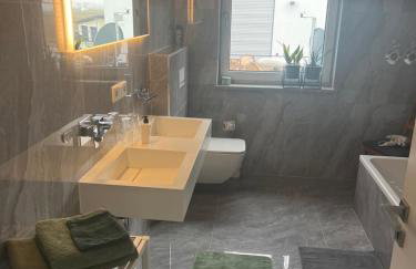 Haus Villa-Moderne Ferienwohnung in Wallersdorf-Haidlfing - Foto 3