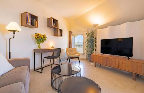 L'Envol - Eiffel Tower view, near metro - Photo 25