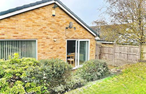 Lovely 4-bed home sleeps 8 Nr Bolton Stadium & M61 - Photo 56