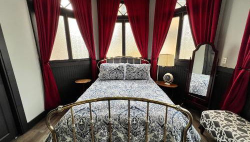 Historic, Stylish Getaway 2 blocks from Waterfront - Foto 4