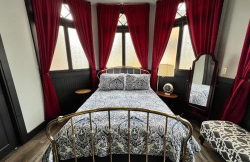 Historic, Stylish Getaway 2 blocks from Waterfront - Foto 4