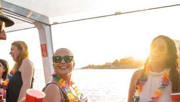 Festa de barco pelo rio Douro