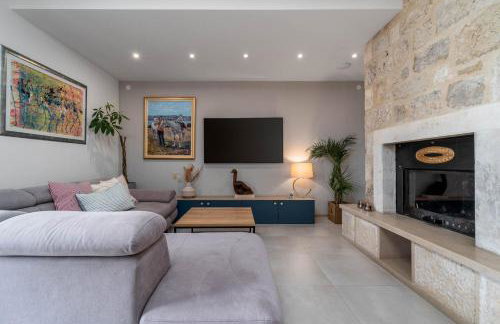 Villa Ani! Traditional and luxurious 4-bedroom villa with heated pool and sea views - Foto 16