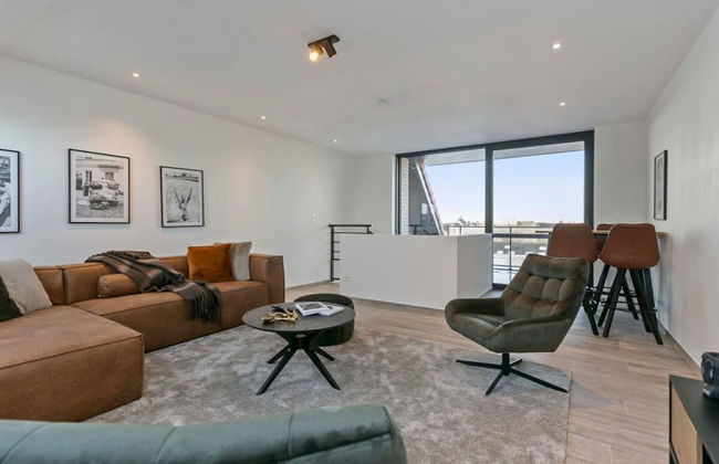 Spacious 3 Bedroom Apartment With Private Garage - Foto 45