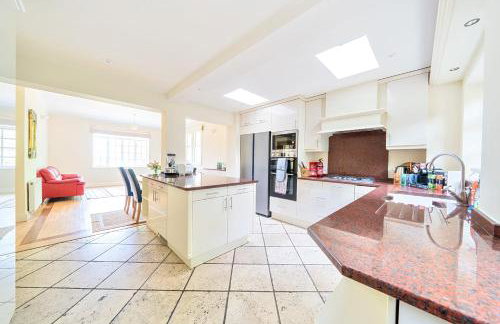 Surreys Secret Retreat for family & friends - Pass the Keys - Foto 4