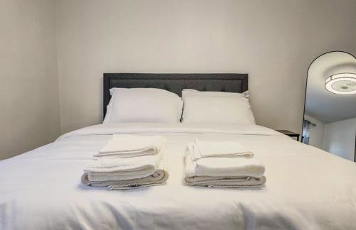 Spacious 3BR Niagara Falls Home with King Bed & Parking 18 Blocks from the Falls - Foto 4