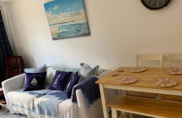 Lovely home from home apartment 8 mins walk to beach with free parking and sun deck 2 bed sleeps 4 - Photo 5