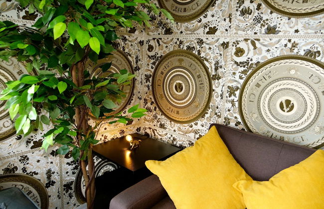 Ultra Deluxe Versace Apartment Near Sheffield - Photo 14