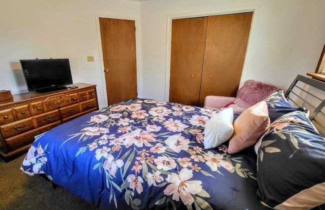 The Wooden Nest by Avantstay Deck, Big Yard w/ Hammocks & Fire Pit - Foto 12