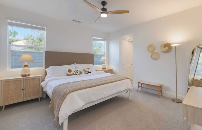 Lakefront w/ Private Pool, Great for Festival Season Lago Luxe by Avantstay - Foto 22