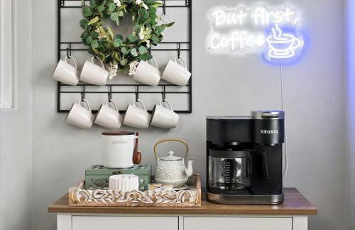 Cozy Southside Pitt home w/ Pool Table +Yard - Foto 26