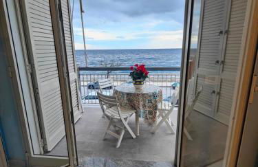 Mirone Apartment FRONTE MARE beachfront house - Foto 24