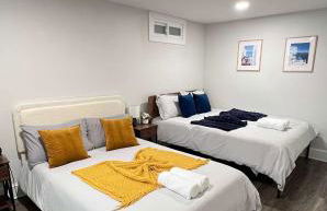 Chic 3BR-4BD-3Bath Oasis with Backyard Near NYC - Foto 17