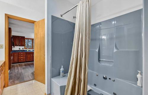 Huge Cabin w Hot Tub, Deck, Grill, Fire Pit, WiFi - Foto 20