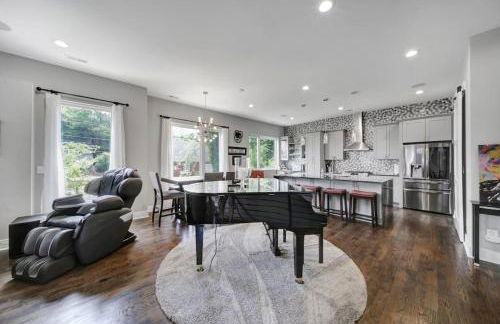 City Views - Walking Distance to Panthers Stadium - Photo 9