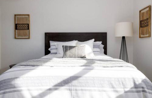 Updated & Spacious 2 BR with Free WiFi - Foto 32