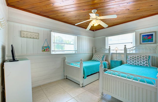 Driftwood Beach Oasis - Foto 32