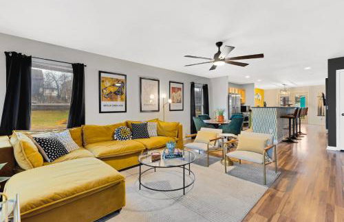 Pool Table WALK to Downtown Bars and Farmers Market - Foto 6