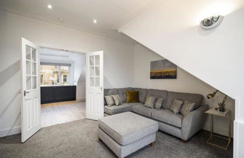 Serviced Apartment Near Glasgow Airport and Hospital with Free Parking Long Stays Available - Foto 1