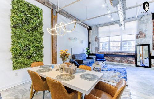 The Stallion #106 - Walk to Museums, Luxe Loft with free gated parking - Foto 9