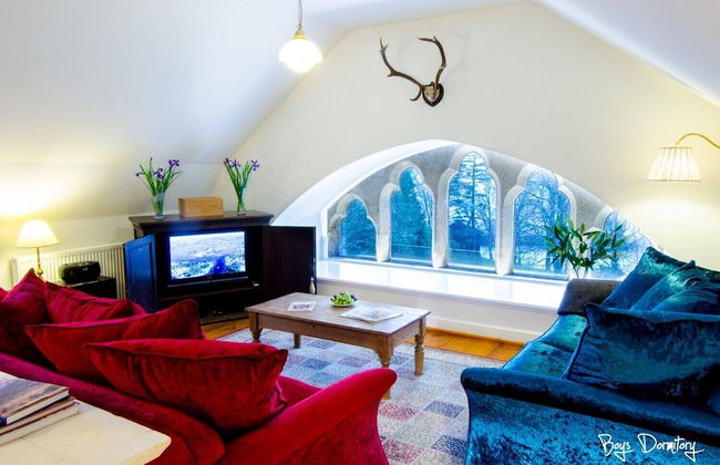 The Boys Dormitory - Foto 19