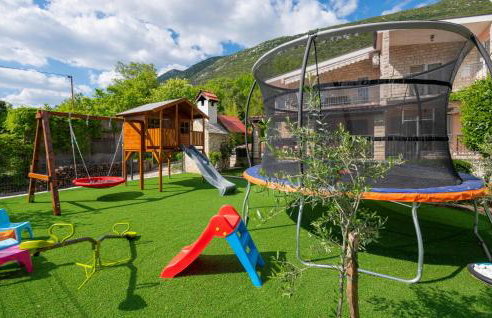 Amazing Home In Vrgorac With Wifi - Photo 26