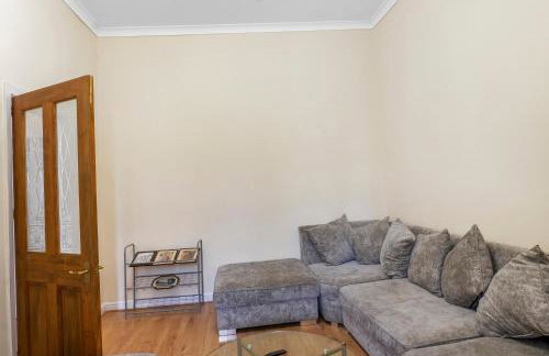 Relax in Comfort 3BR Home for 6 with Full Kitchen, Lounge, Large Bath - Foto 27