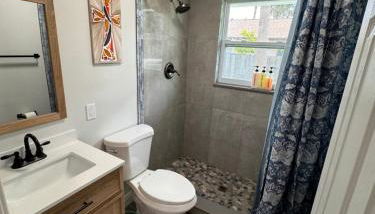 875 Oasis #4 Location! - Foto 3