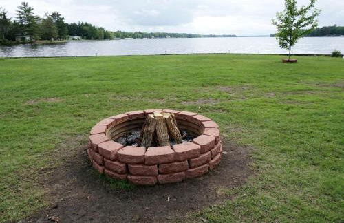 Spacious Family Cabin on Stunning Wixom Lake near Midland, Michigan - Foto 23