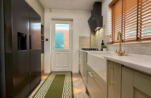 Modern 3 Bedroom Bungalow, EV Friendly, Parking Included - Foto 38