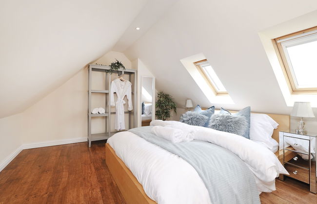 JOIVY Greenknowes Lodge With Hot Tub And Wood Burning Stove - Foto 6