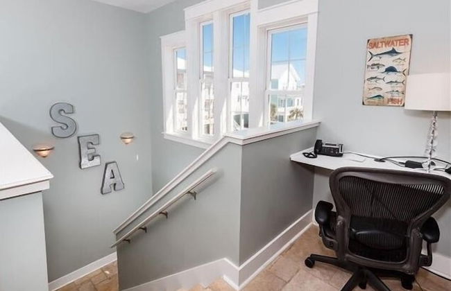 Sea View Play 3 Bedroom Home by RedAwning - Photo 3