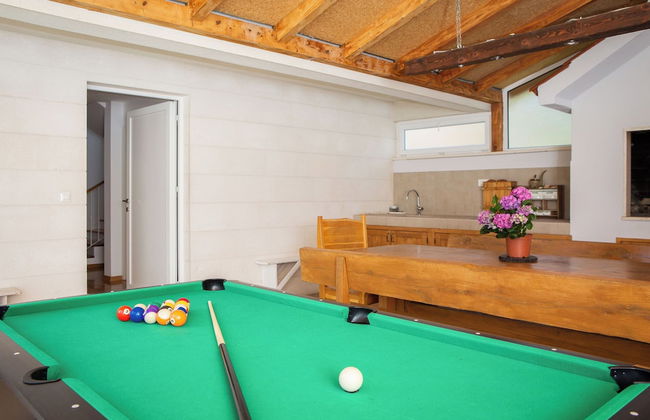 Stunning Villa Sofia With Heated Pool IN Split Hinterland - Foto 2