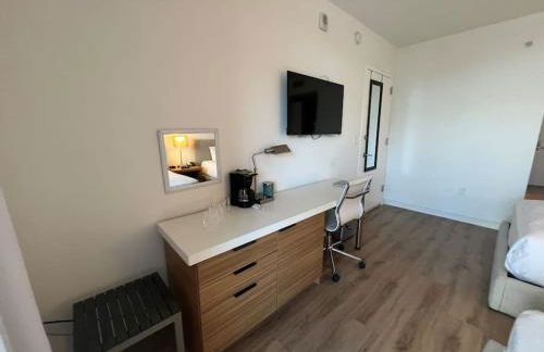 Studio BeachWalk, Ocean Breeze & 2 Full Beds - Foto 5