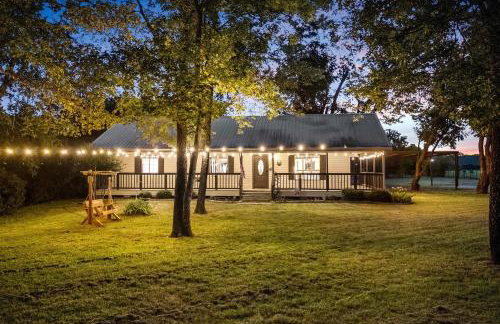 Peace, Space and Starry Nights Ranch Home in Azle - Photo 30