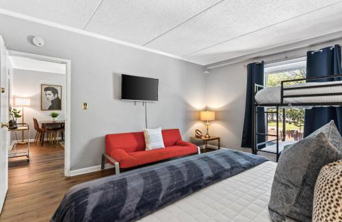 Famous MUSIC ROW 1 Bedroom Condo with FREE Parking and Pool - Foto 6