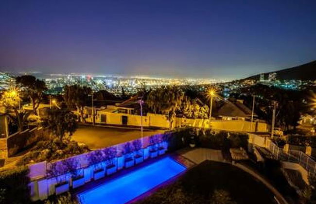 Magnificent Heritage Home w Sweeping Views of the City Oranjezicht Heritage - Foto 9