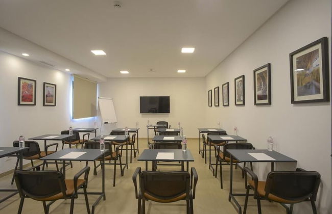 Maia Hotel Suites - Photo 53