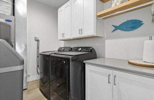 Modern Lakefront Escape | The Twelve - Foto 42